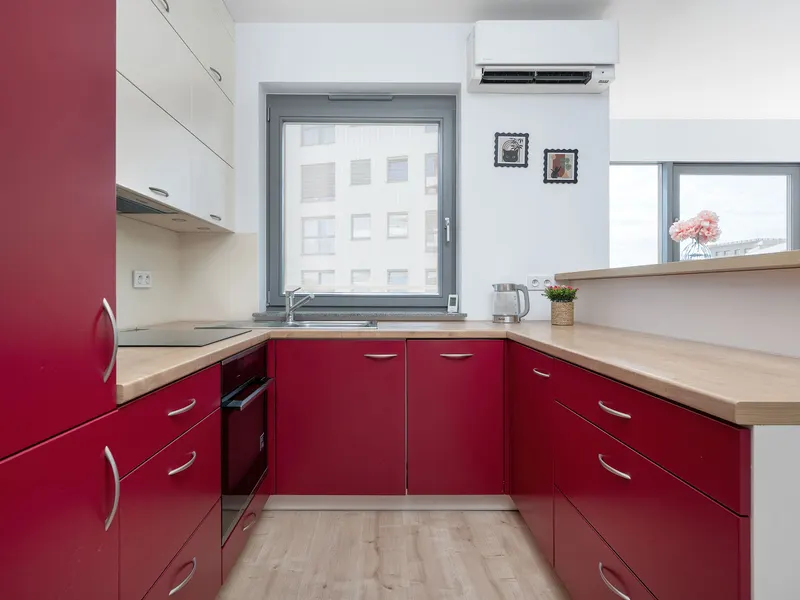 Przestronny Apartament z Balkonem | 2 Sypialnie | Biurko – zdjęcie 2
