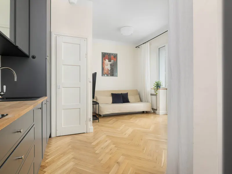 Funktionales Studio mit Balkon | Parkplatz – Foto 4