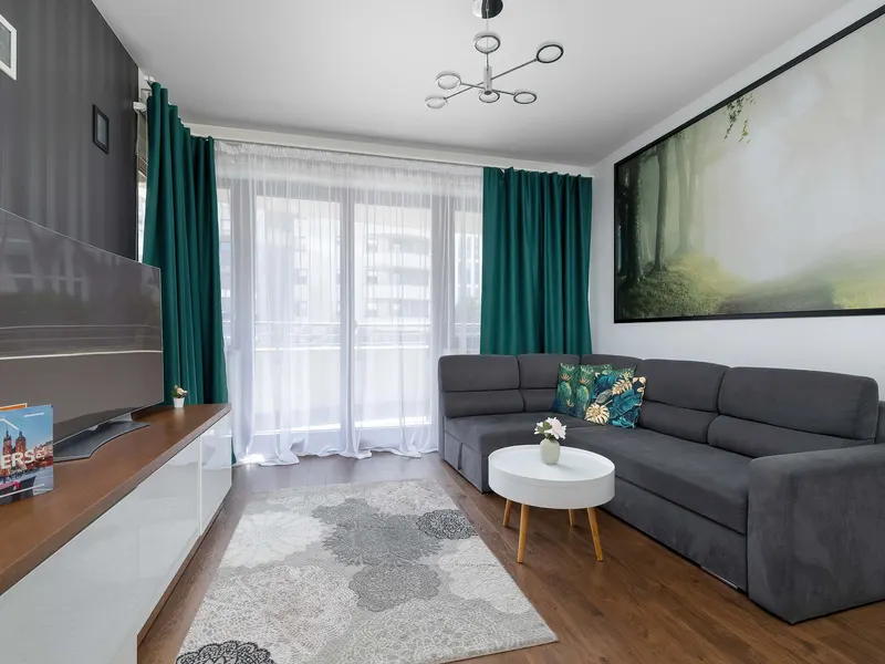 Geräumiges Appartement mit großem Balkon | Arbeitsbereich | Parkplatz – Foto 1