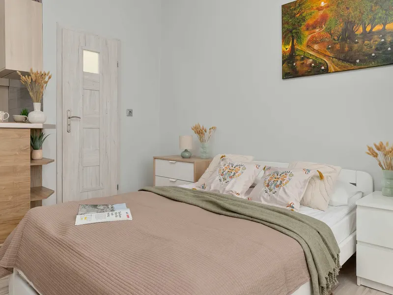Bright Studio Flat for Two | Near the Railway Station – photo 1