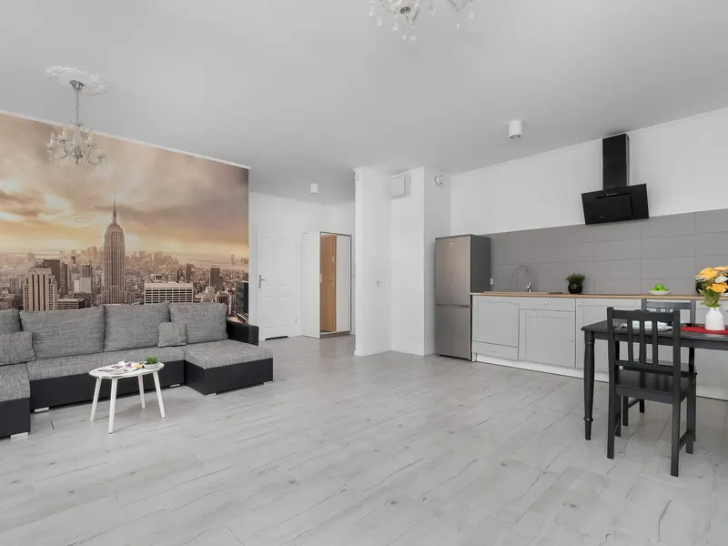 Modern Apartment with a Balcony | View from the 10th Floor – photo 4