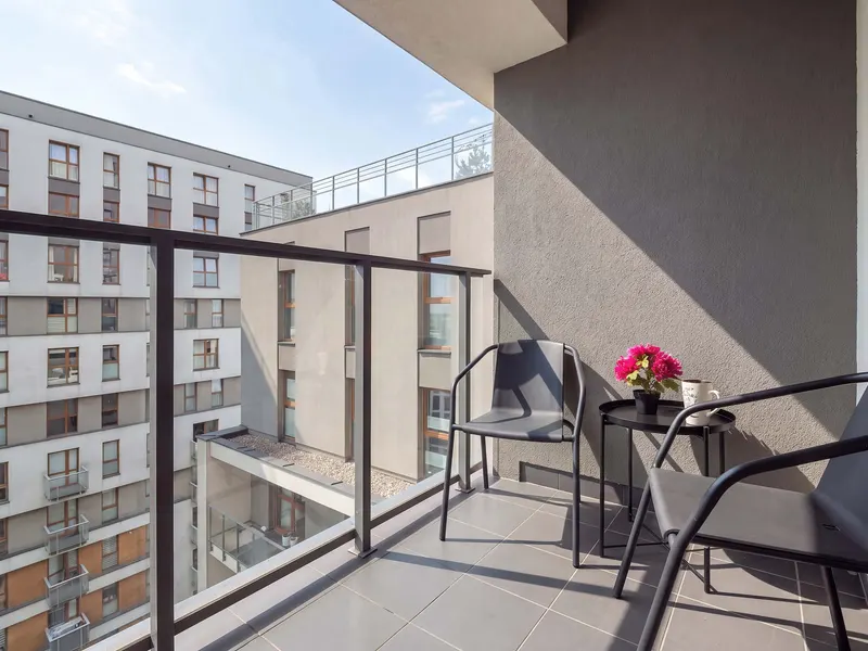 Modern Apartment with a Balcony | View from the 10th Floor – photo 3