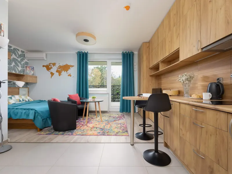 Nowoczesne Studio z Parkingiem | Klimatyzacja i Balkon – zdjęcie 1