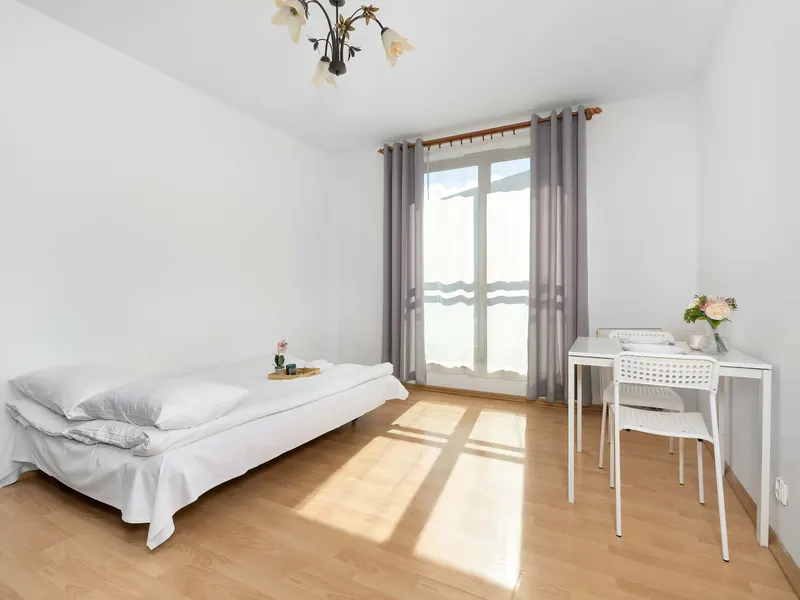 Komfortables Appartement mit Balkon | Arbeitsbereich | In der Nähe des Stadtzentrums – Foto 4
