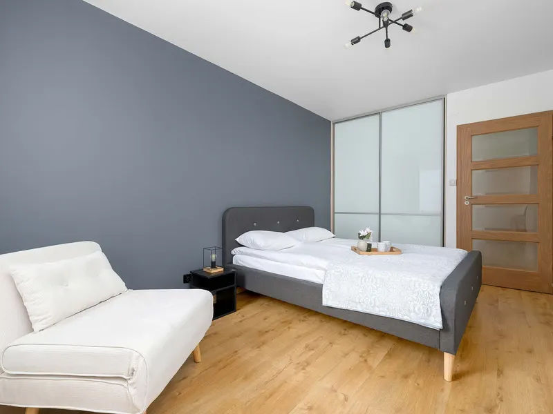 Spacious Apartment with a Balcony | A Place to Work – photo 2