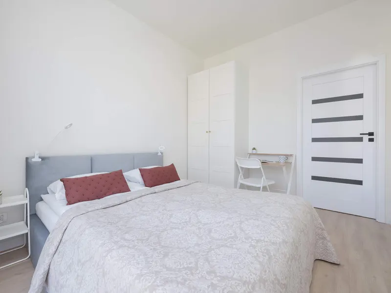 Spacious Apartment with a Balcony | 2 Bedrooms and Parking – photo 2