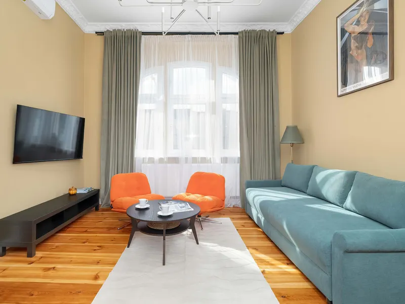 Geräumiges Appartement | Balkon und Klimaanlage – Foto 1