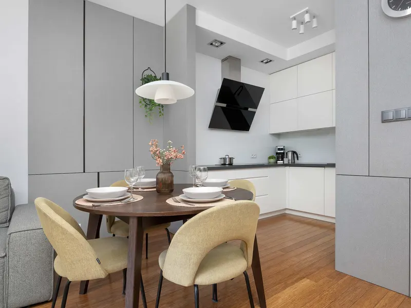 Jasny Apartament | Miejsce do pracy oraz balkon – zdjęcie 3
