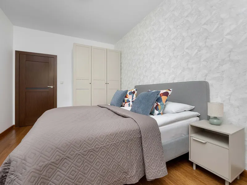 Jasny Apartament | Miejsce do pracy oraz balkon – zdjęcie 2