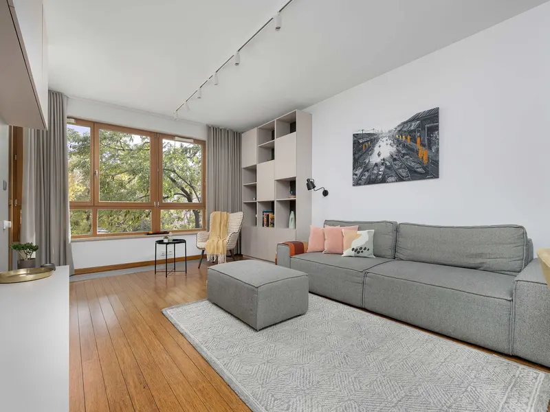 Jasny Apartament | Miejsce do pracy oraz balkon – zdjęcie 1
