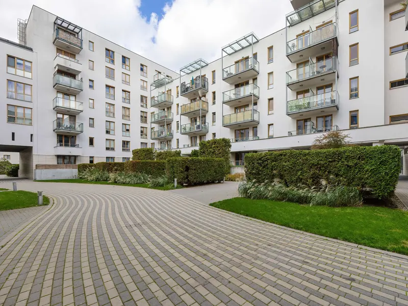 Jasny Apartament | Miejsce do pracy oraz balkon – zdjęcie 5