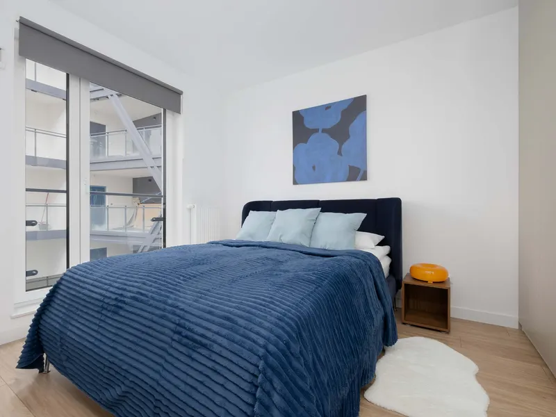 Jasny Apartament z Balkonem | Miejsce do Pracy – zdjęcie 3