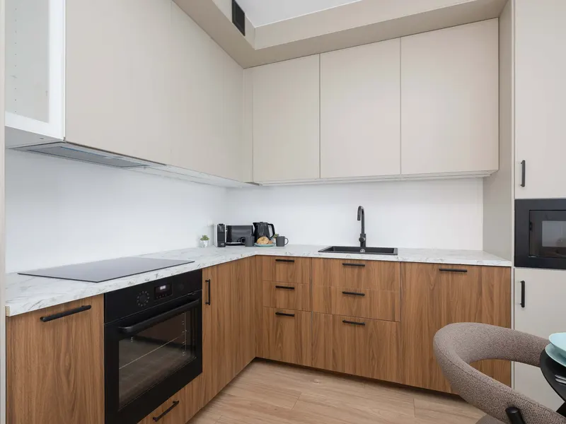 Jasny Apartament z Balkonem | Miejsce do Pracy – zdjęcie 2