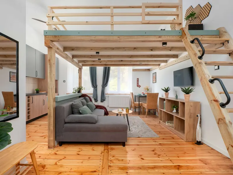 Stylish studio with a mezzanine | Near the city center – photo 5