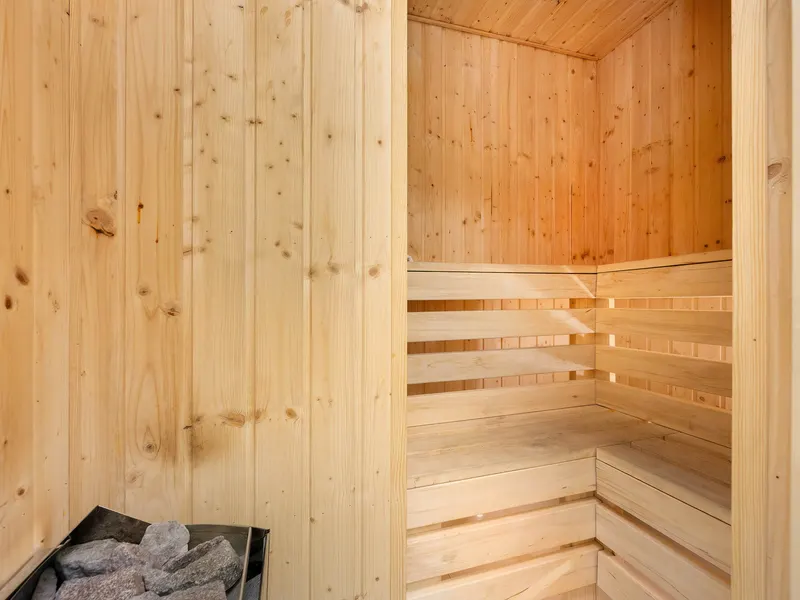 Spacious Apartment | Hot tub – photo 5