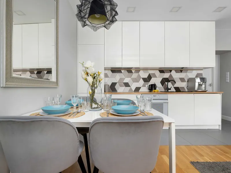 Geräumiges Apartment | Whirlpool-Wanne und Schreibtisch – Foto 4