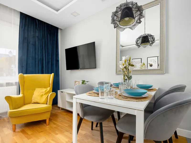 Geräumiges Apartment | Whirlpool-Wanne und Schreibtisch – Foto 5