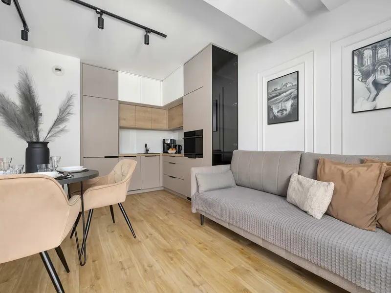 Helles Apartment im Zentrum | Parkplatz | Balkon – Foto 1
