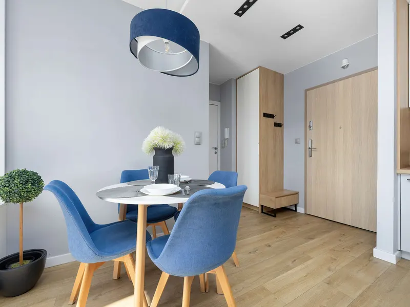 Modernes Apartment | Klimaanlage und Schreibtisch zum Arbeiten – Foto 5
