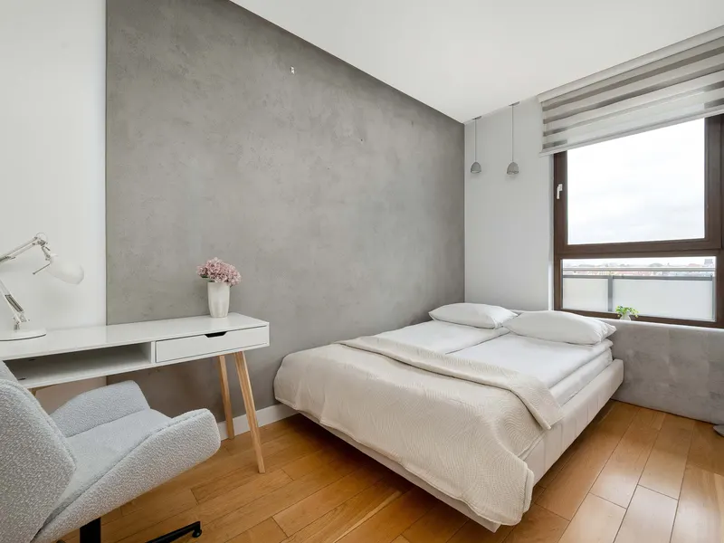 Geräumiges Appartement mit Balkon | Blick auf die Stadt | Parkplatz – Foto 2
