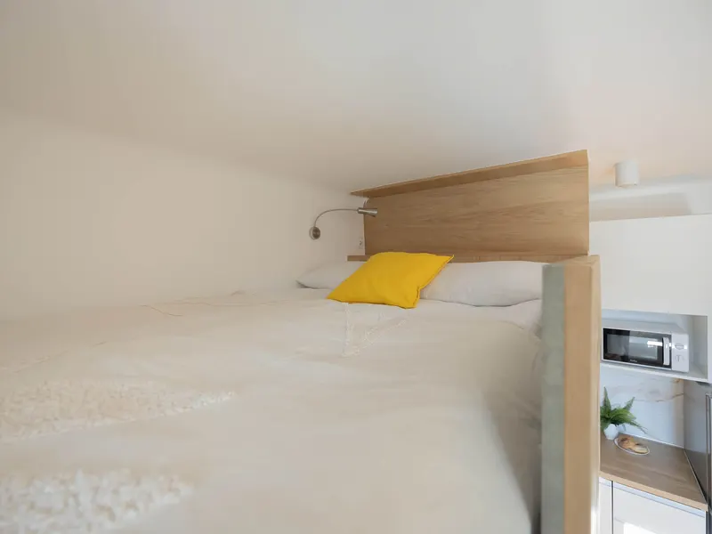 Bright Studio with Mezzanine | Close to the Metro Station – photo 2