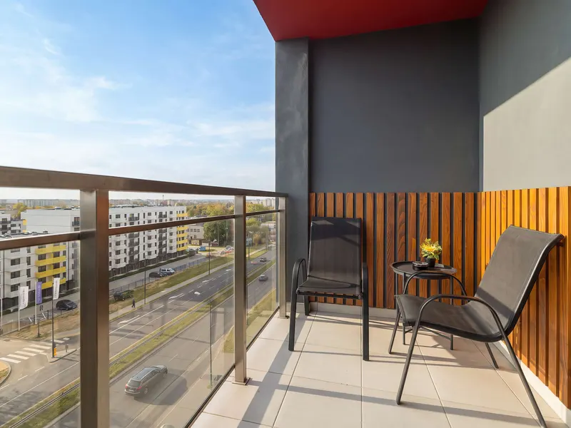 Klimatyzowane Studio | Biurko do Pracy i Balkon – zdjęcie 3