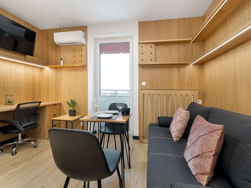 Klimatyzowane Studio | Biurko do Pracy i Balkon – zdjęcie 5