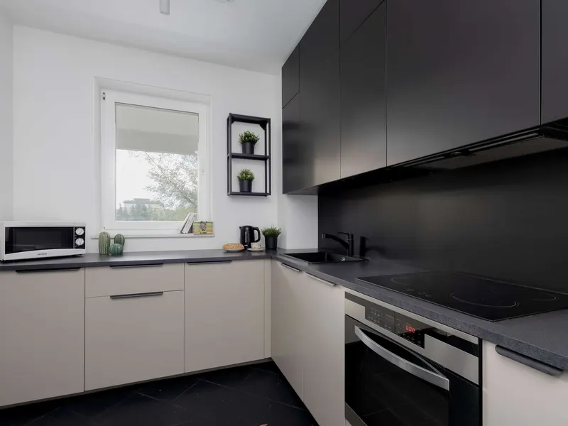 Spokojny Apartament z Balkonem | Bezpłatny Parking – zdjęcie 3