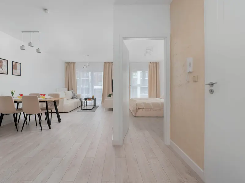 Modern Apartment with Smart TV | Balcony – photo 4