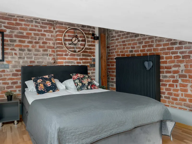 Industrial-style Studio with Smart TV | Air conditioning – photo 2