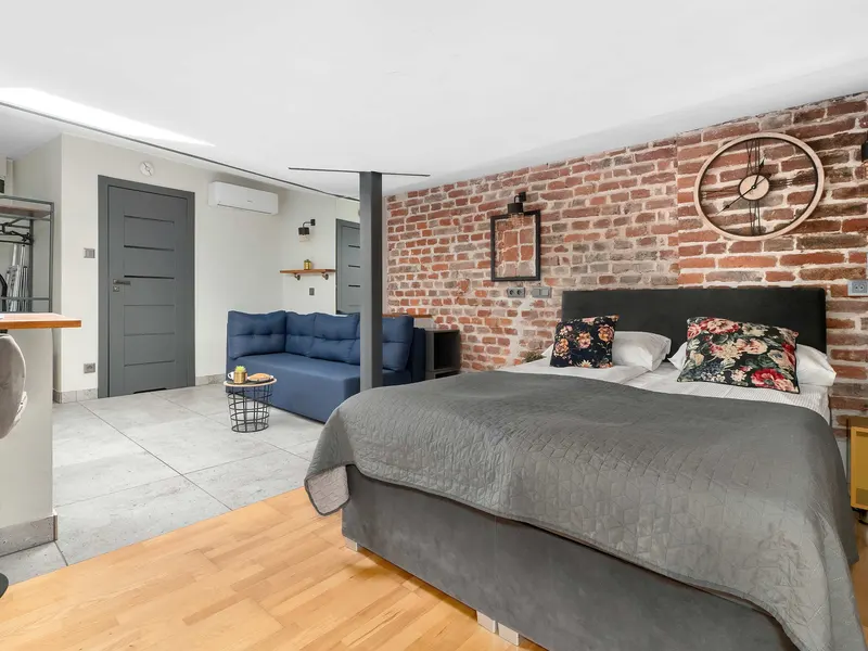 Industrial-style Studio with Smart TV | Air conditioning – photo 3