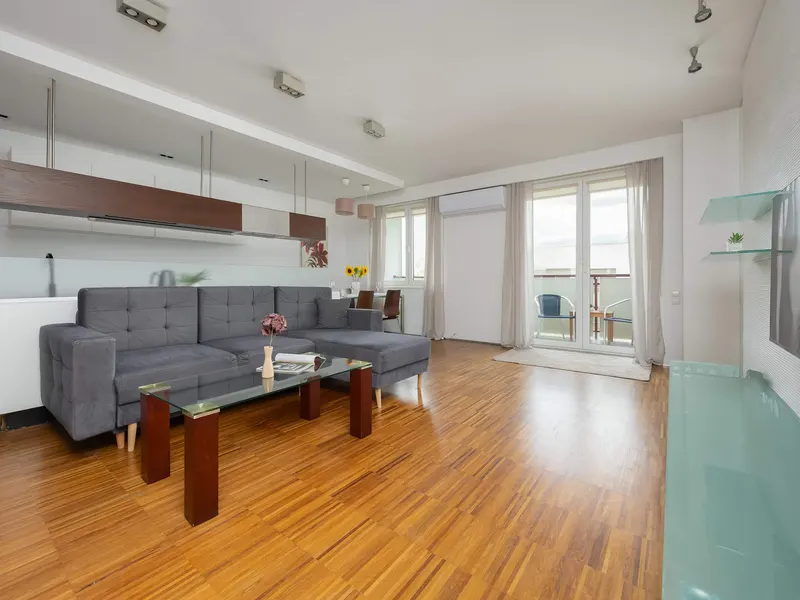 Stylowy Apartament dla 6 Osób | Balkon i Parking – zdjęcie 4