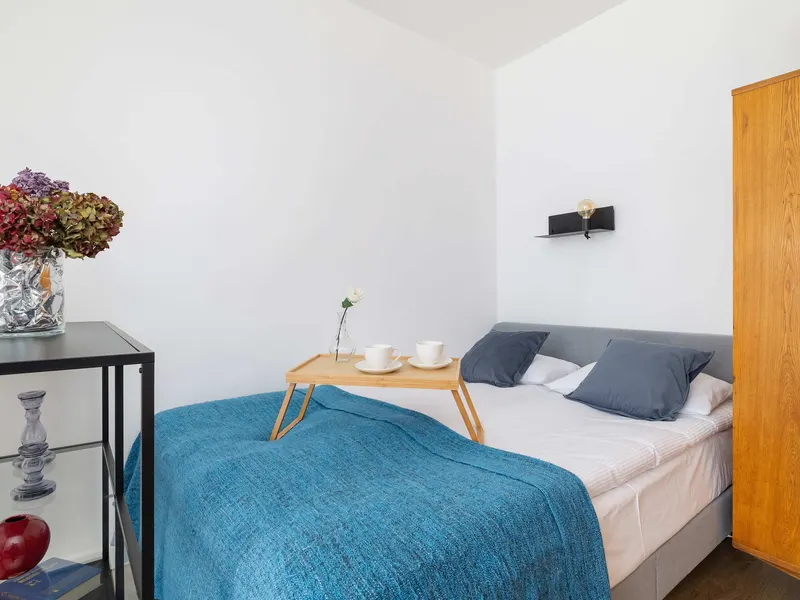 Buntes Studio im Zentrum | 400 m zur Spodek Arena – Foto 1