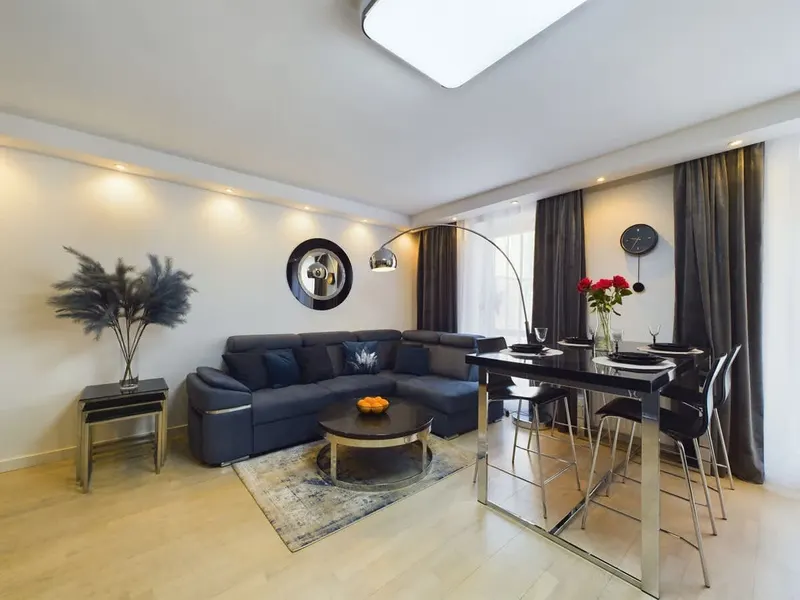 Stylish Studio | Parking, 500 m to the Old Town – photo 1