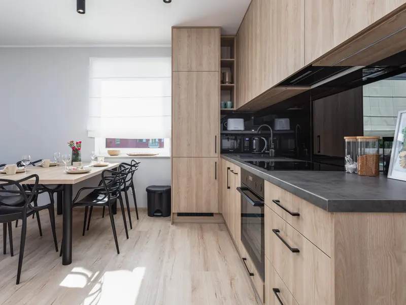Jasny Apartament z Balkonem | Miejsce do Pracy – zdjęcie 5