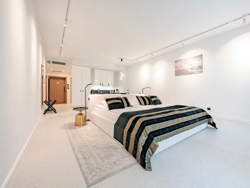 Stylish Studio with Air Conditioning | River Views – photo 1
