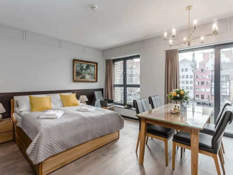 Apartment in the Heart of Gdansk | Air Conditioning and Workspace – photo 1
