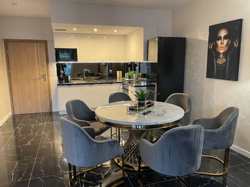 Klimatyzowany Apartament z Balkonem | Blisko Centrum – zdjęcie 2