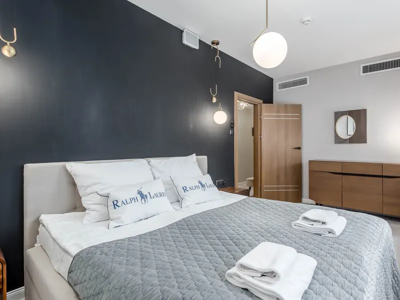 Stilvolle Appartement mit Aussicht | Balkon | 2 Schlafzimmer – Foto 4
