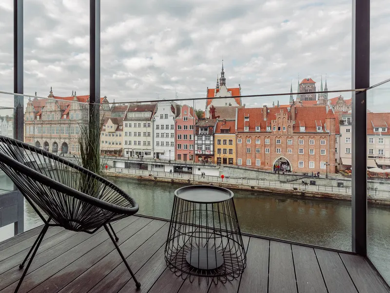 Stilvolle Appartement mit Aussicht | Balkon | 2 Schlafzimmer – Foto 2