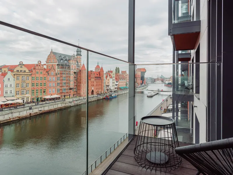 Stilvolle Appartement mit Aussicht | Balkon | 2 Schlafzimmer – Foto 5
