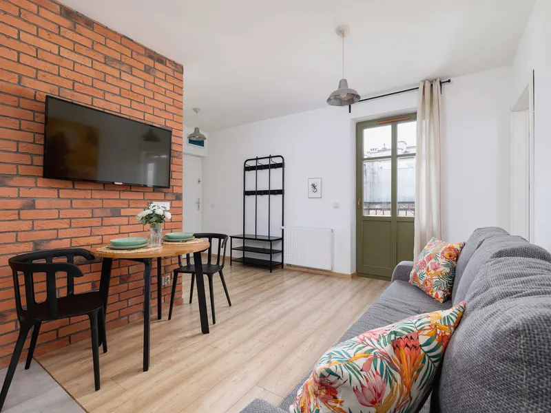 Stylish Apartment with Balcony | 800 m to Market Square – photo 1