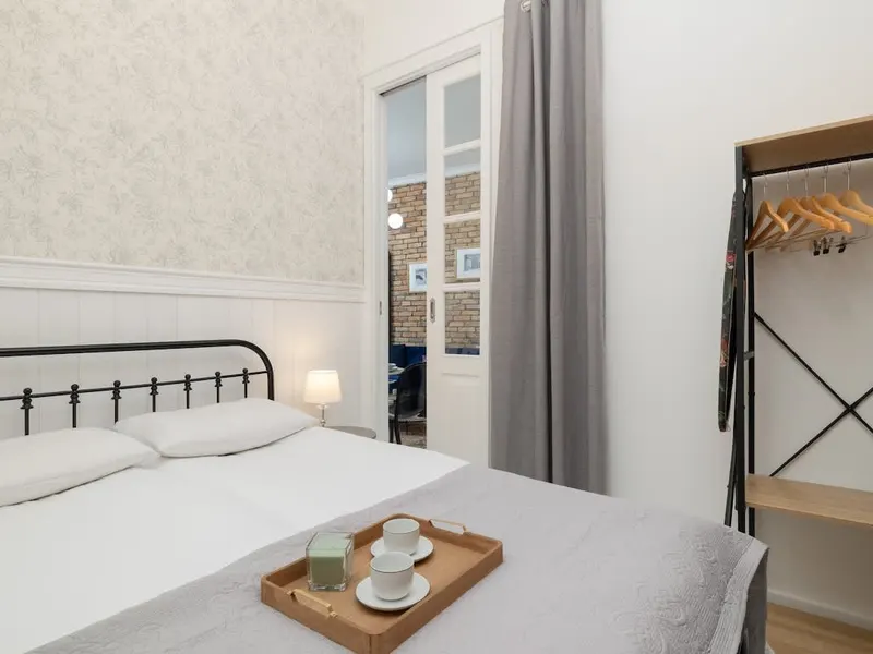 Stilvolles Apartment | Balkon und Klimaanlage – Foto 2