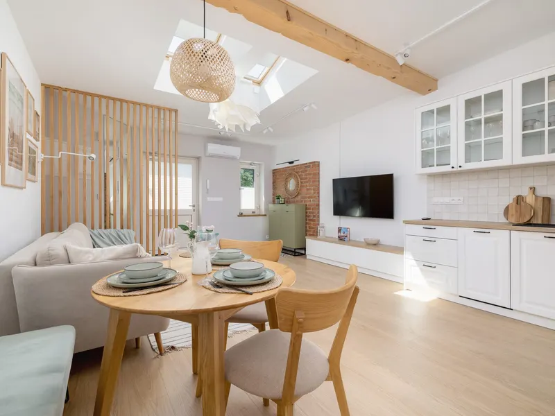 Stilvolle Wohnung | Klimaanlage | Arbeitsbereich – Foto 4