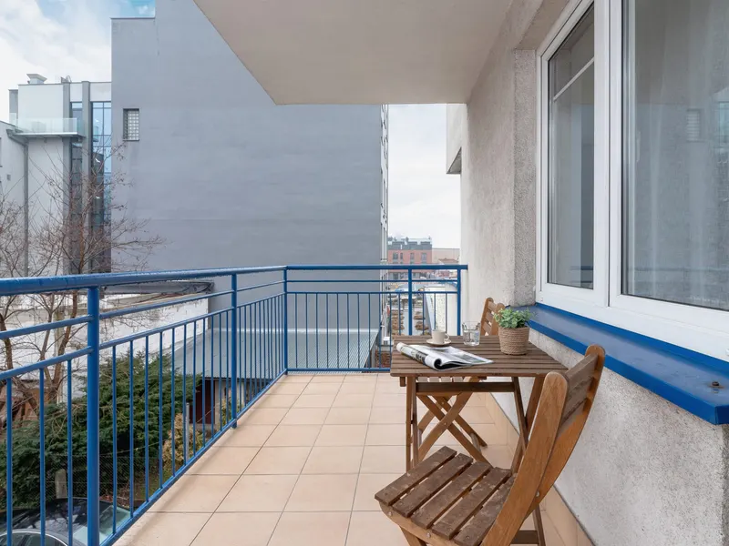 Sunny Apartment with Balcony | Parking & Workspace – photo 5
