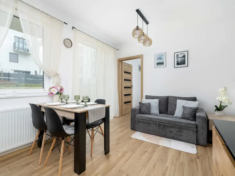 Elegantes Apartment | Garten, Schreibtisch, Parkplatz – Foto 1