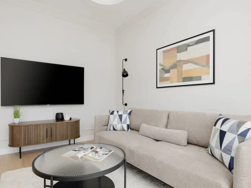 Elegancki Apartament | Sauna, Parking i Prywatny Ogródek – zdjęcie 1