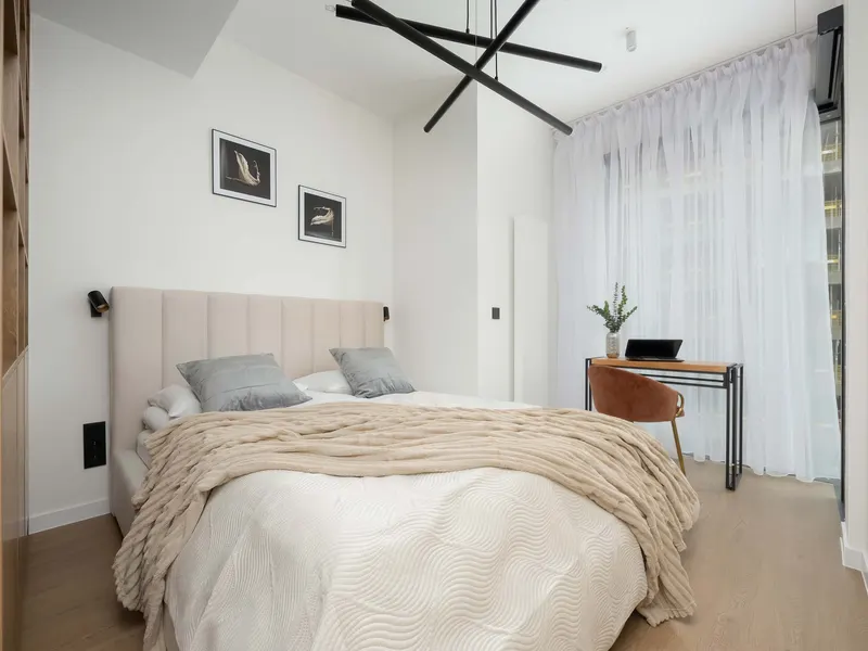 Komfortowy Apartament w Centrum | Klimatyzacja | Miejsce do Pracy – zdjęcie 2