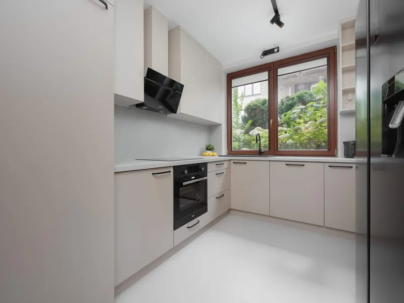 Geräumige Wohnung mit Garten | 3 Schlafzimmer | Privatparkplatz – Foto 5