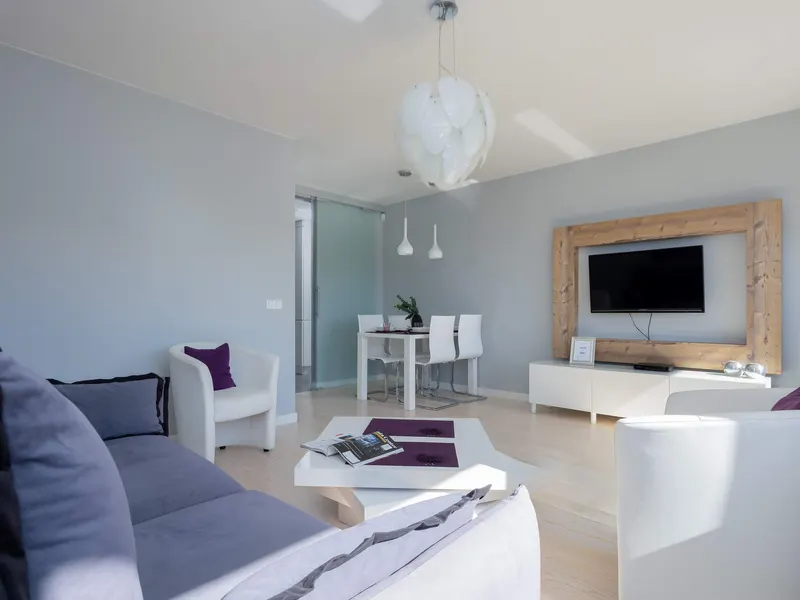 Central Apartment | 2 Bedrooms | Balcony with View – photo 4